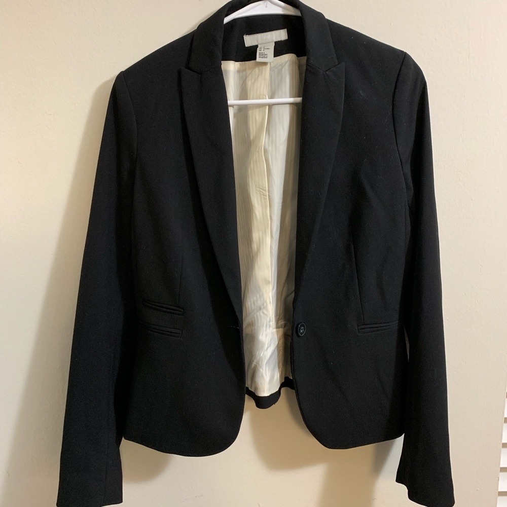 Blazer - Picture 4 of 5
